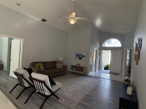 1883 Oak Berry Cir in Wellington, FL - Building Photo - Building Photo