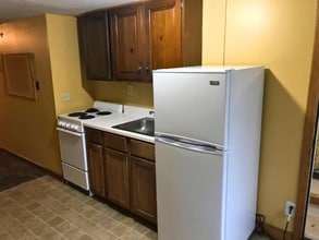 646 Main Rd N in Hampden, ME - Foto de edificio - Building Photo