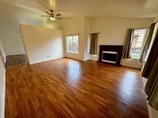 2204 Mark Ave in Palmdale, CA - Building Photo - Building Photo