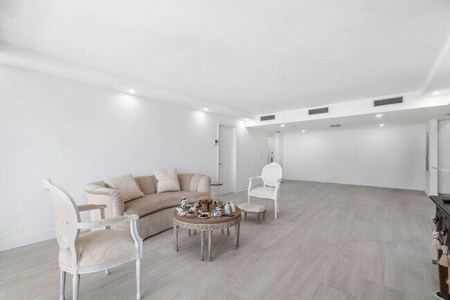 3800 Washington Rd in West Palm Beach, FL - Building Photo - Building Photo