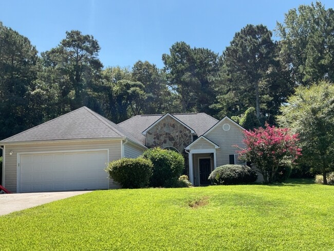 property at 1085 Poplar Ln