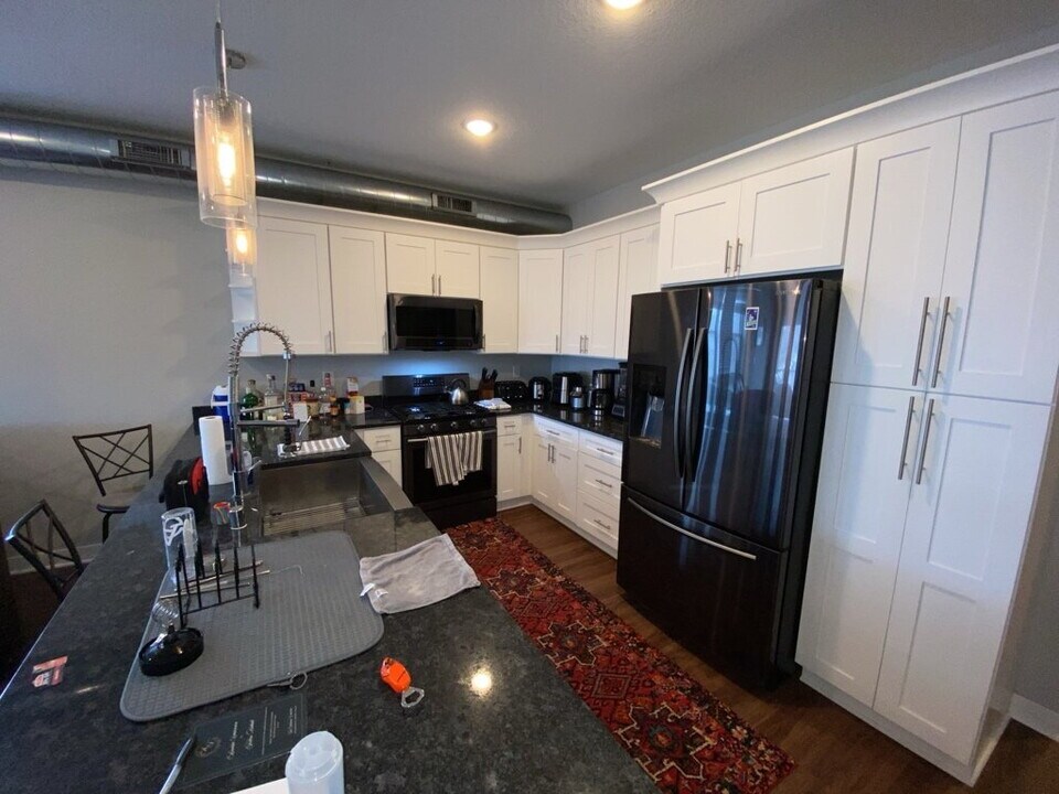 2711 30th Ave S in Minneapolis, MN - Building Photo