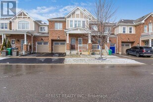 32 Volner Rd in Brampton, ON - Building Photo