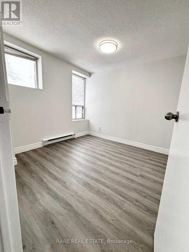 99 Bellevue Ave in Toronto, ON - Building Photo - Building Photo