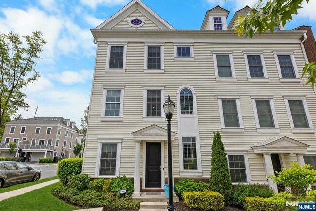 129 Roosevelt Dr in Wood Ridge, NJ - Building Photo - Building Photo