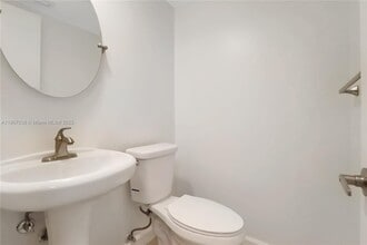 7715 SW 86th St in Miami, FL - Building Photo - Building Photo