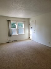 2629 24th St, Unit C in Rock Island, IL - Building Photo - Building Photo