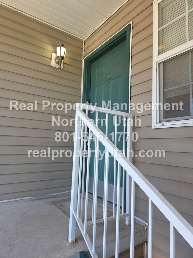 490 E 700 S in Clearfield, UT - Foto de edificio - Building Photo