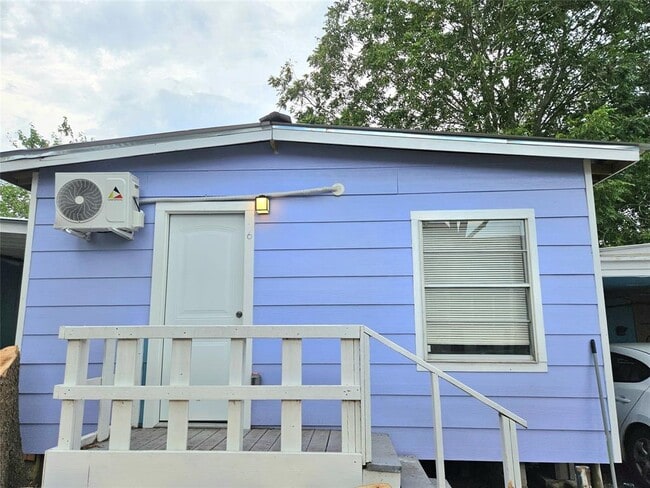 property at 4419 W Bayshore Dr