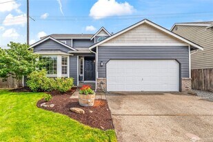 17525 90th Ave E in Puyallup, WA - Building Photo