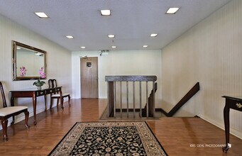 12900 W Heiden Cir in Lake Bluff, IL - Building Photo - Building Photo