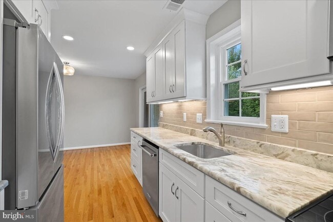 17 W Chapman St in Alexandria, VA - Building Photo - Building Photo
