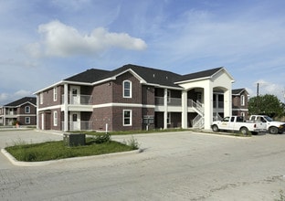 Red Oak Apartments Phase II in Brownsville, TX - Building Photo - Building Photo