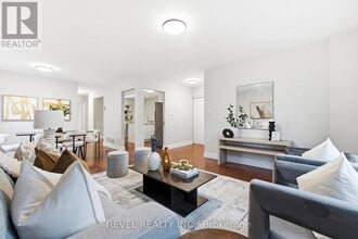 1036 Attersley Dr in Oshawa, ON - Building Photo - Building Photo