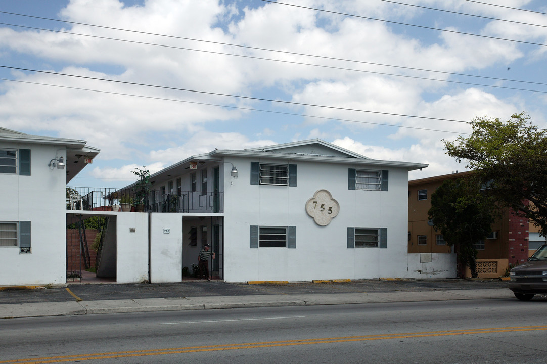 755 W 29th St in Hialeah, FL - Building Photo