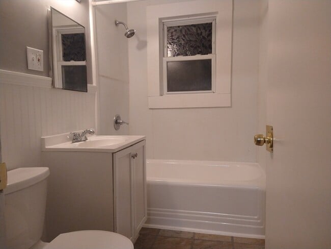 6 Brandon Rd in Dudley, MA - Building Photo - Building Photo