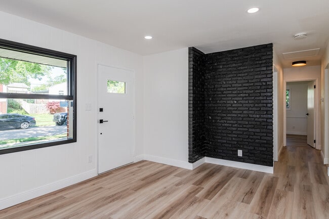 2804 Blackhawk Rd in Dayton, OH - Building Photo - Building Photo