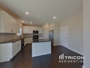 715 Pollyanna Dr in Greenville, SC - Foto de edificio - Building Photo