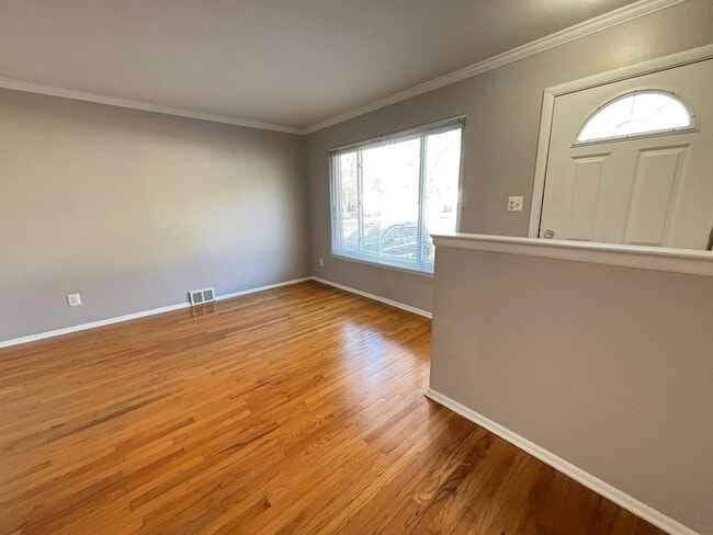 1760 E Harry Ave in Hazel Park, MI - Building Photo - Building Photo