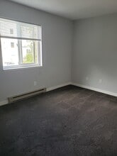 4724 Uplands Dr in Nanaimo, BC - Building Photo - Building Photo