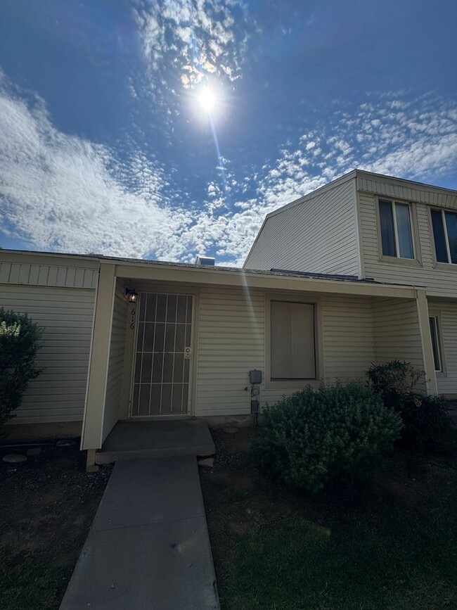 property at 616 E Strahan Dr