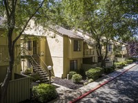 Ravello Apartments in Sacramento, CA - Foto de edificio - Building Photo