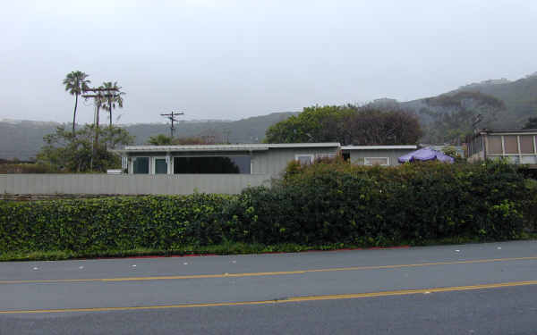 31972 S Coast Hwy in Laguna Beach, CA - Building Photo