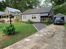 555 King Ave in Athens, GA - Building Photo