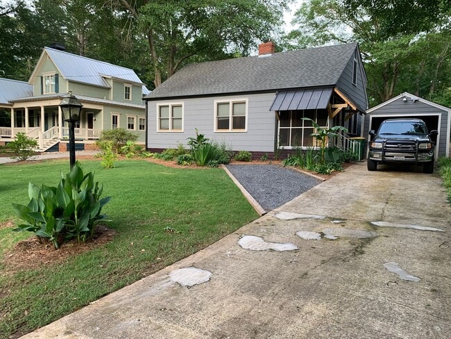 property at 555 King Ave