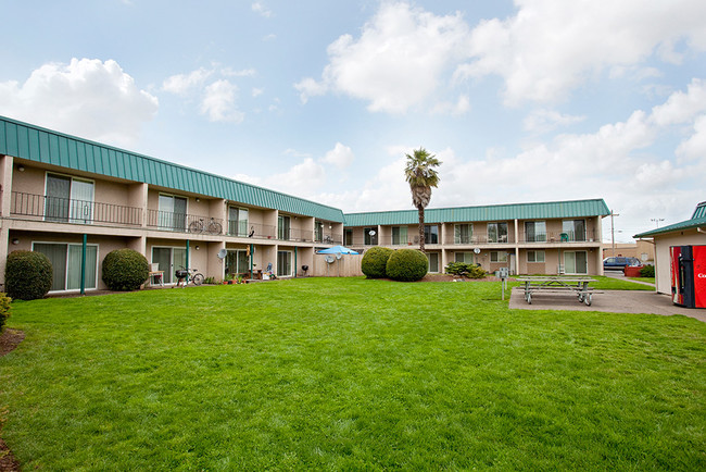 Fairfield Village Apartments in Eugene, OR - Foto de edificio - Floor Plan