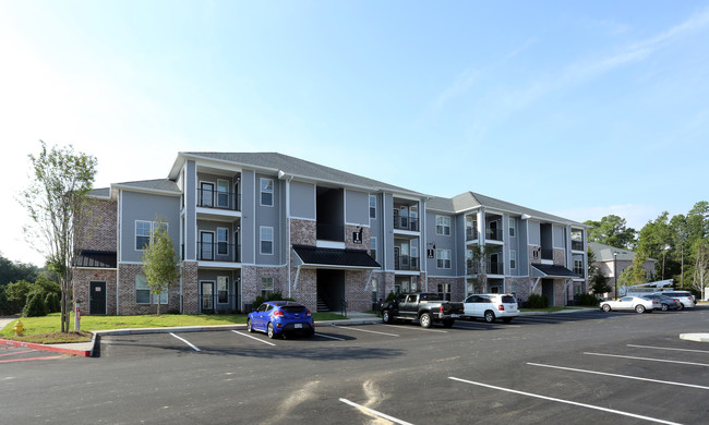 Arbor Landing on the River in Biloxi, MS - Foto de edificio - Building Photo