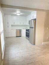 3245 Virginia St in Miami, FL - Building Photo - Building Photo