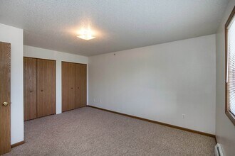 112 E Bloomington St, Unit 1 in Iowa City, IA - Foto de edificio - Building Photo