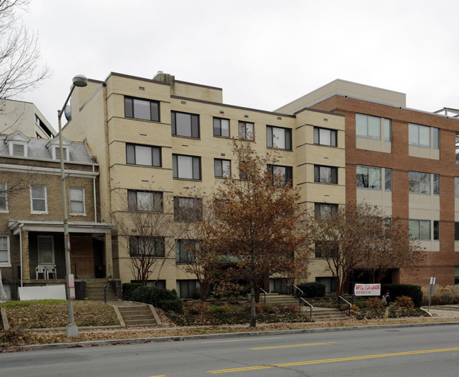 4107 Connecticut Avenue in Washington, DC - Building Photo - Building Photo