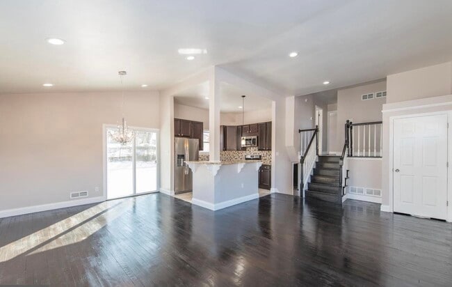 3327 Essex Rd in Baltimore, MD - Foto de edificio - Building Photo