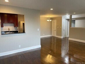 737 Chestnut St in Cedarhurst, NY - Building Photo - Building Photo