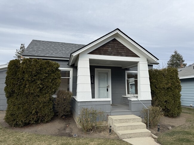 property at 125 E Allen Ave