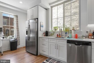 1356 S Bouvier St in Philadelphia, PA - Building Photo - Building Photo