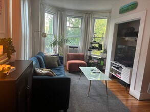 7 Bond St, Unit 2 in Somerville, MA - Building Photo - Building Photo
