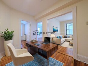 885 Massachusetts Ave in Cambridge, MA - Building Photo - Building Photo