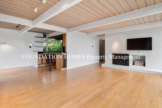 332 Ridgewood Ave in Mill Valley, CA - Building Photo - Building Photo