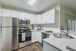 Autumn Chase in Vancouver, WA - Building Photo