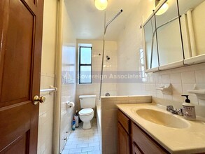 64 W 108th St in New York, NY - Building Photo - Building Photo