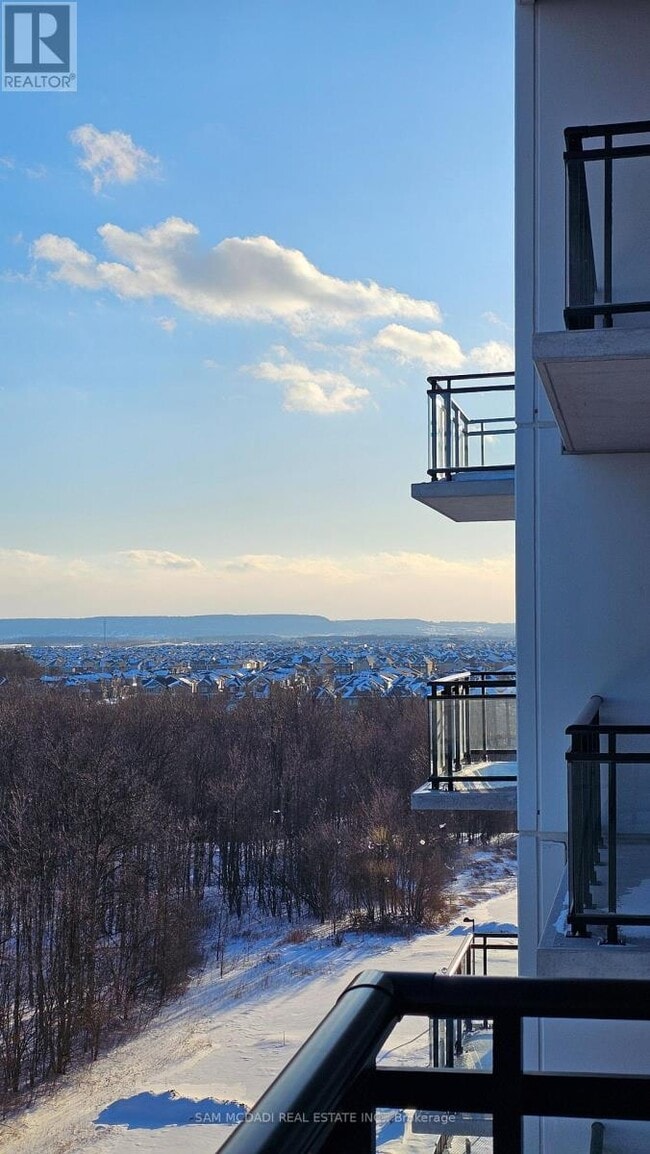 750 Whitlock Ave in Milton, ON - Building Photo - Building Photo