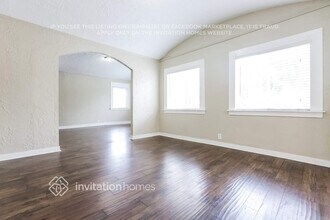 2627 S Dunsmuir Ave in Los Angeles, CA - Building Photo - Building Photo
