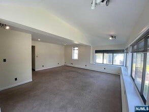 71 W Madison Ave in Dumont, NJ - Building Photo - Building Photo