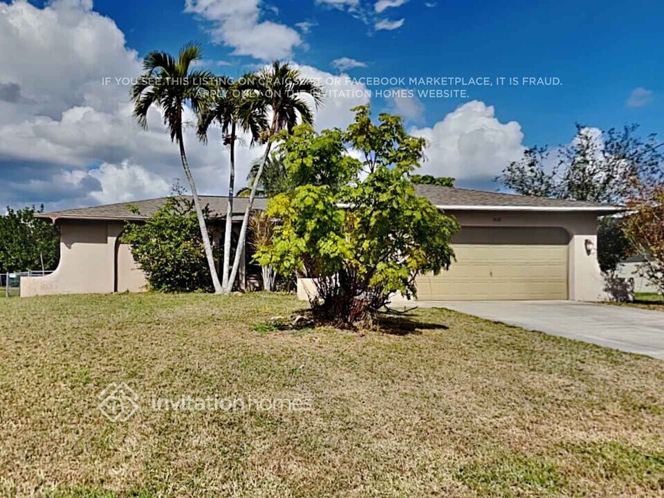 1435 SE 12th St in Cape Coral, FL - Building Photo