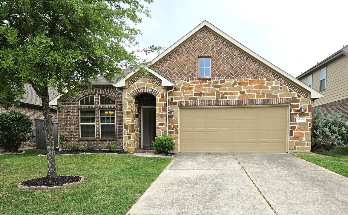 19831 Hamlet Shadow Ln in Cypress, TX - Building Photo