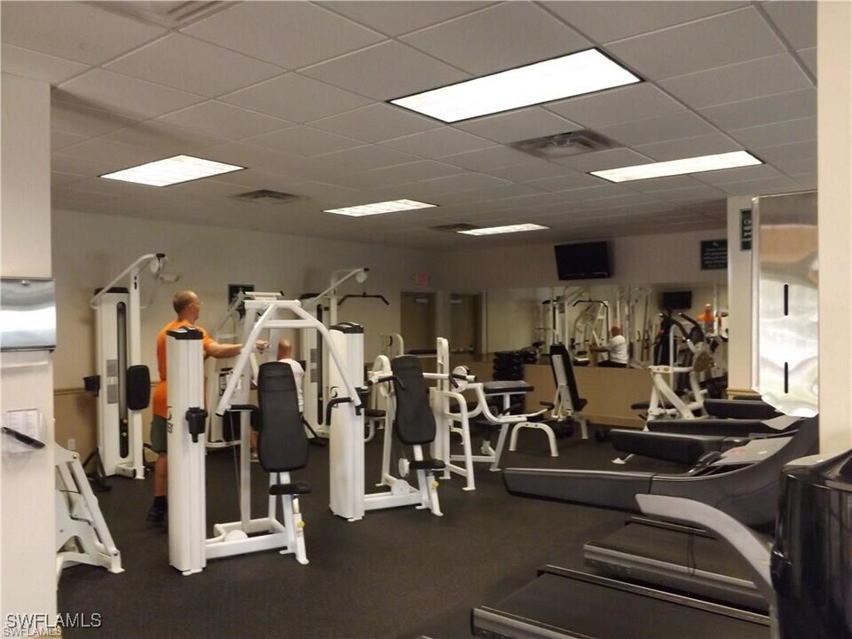 12191 Kelly Sands Way in Ft. Myers, FL - Building Photo