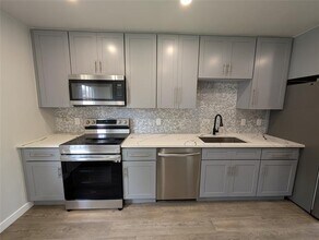 2423 Maryland Ave in Dallas, TX - Building Photo - Building Photo